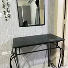 طاولة ومرآة فورفورجيه