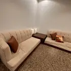 كنب مجلس مع طاولتين زوايا