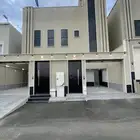 للبيع ارواف ارضيه وعلويه بحوش وبايكة سياره شمال الخميس