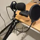 مايكروفون مع المكسر