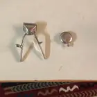 مقتنيات تراثيه ساعت جيب قديمه وحلاقه يدوي