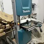 منشار شريطي ماكيتا
