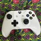 يد اكس بوكس نظيفه مافيها ولا زر خربان