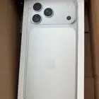 ايفون برو ماكس 17 فضي او ابيض اللي تشوفه