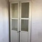 دولاب ومايكرويف وكرسي للبيع