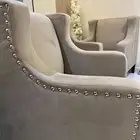 ثلاث كراسي كبيره