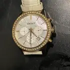 للبيع ساعتين نسائيه اصليه