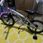 دراجه ممتازه للبيع السعر 100 بس