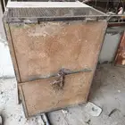 صندوق حديد كبير