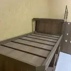 ثلاث سراير في واحد ودولاب ورفوف تخزين