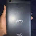 ايباد BRAVE شاشة مكسورة الامامية مفكوك بس شغال للبيع سوم