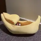 بيت او سرير للبسه الصغيره