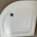 بانيو او مروش ارضي مثلث نظيف