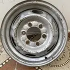 جنط للبيع مافيه شي