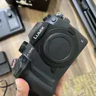 للبيع كاميرا احترافية Panasonic Lumix GH5