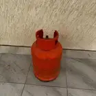 عدد 2 اسطوانة غاز فاضية