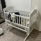 سرير اطفال نضيف