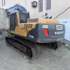 بوكلين فولفو شبه جديد للبيع