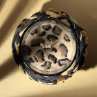 شمعة مصبوبة يدوي ا