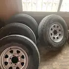 للبيع اربع كفرات واربع جنوط