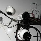 4 كامرات 2 خارجيه ضد الامطار وليليه و 2 داخليه ليليه