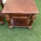 طاولة للبيع