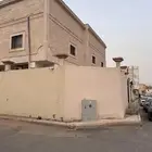 فيلا وثلاث شقق