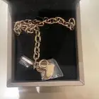 اسورة كالفن كلاين