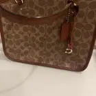 شنطة كوتش الاصلية