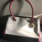 شنطة نسائية ANNE KLEIN