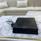 للبيع سوني 4 مع سلك زر الشريط خربان لاكن به شريط ذاكرو2