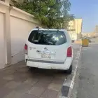 نيسان 2011