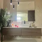 مغسلة خشب (فاخرة) مع أدراج ومراية