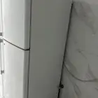 ثلاجة للبيع فقط باب مكسور