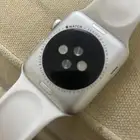 ساعة apple watch series 3 (gps  42mm) بهيكل من الألومنيوم.