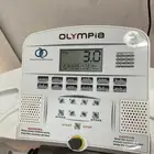 سير رياضي شبه جديد مع حزام هزاز فاخر