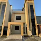 للبيع روف علوي مع ملحق درج خارجي فقط شمال الخمس