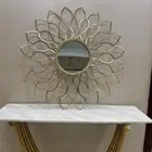 طاولة مع مراية رخام