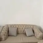 غرفة نوم مع كنب