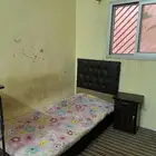 غرفة نوم كامله سرير و2 كومدينه ودولاب وتسريحه