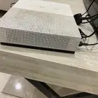 اكس بوكس ون اس نضيف و شغال مع ملحقاته كلها