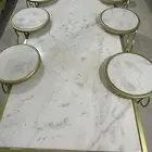 طاولة للبيع