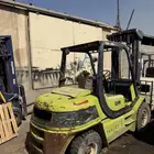 رافعة 5 طن ماركة كلارك ماكينة بركنز موديل 2010 شغال عالشرط