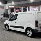 سيارة بيجو
