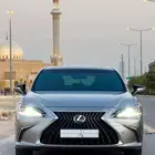 لكزس ES300h نظيفة 2023