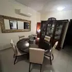 غرفة طعام نظيفه جدا واستعمال خفيف )إيطالي)