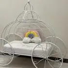 سرير اطفال و مواليد (شكل عربه)