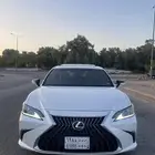 لكزس 2022 ES هايبرد