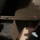 لابتوب الون ذهبي مستخدم شخصي وفيه كسر خفيف ب الشاشه خفيف
