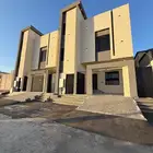 للبيع روف دور علوى وملحق بسعر ممتاز 650 الف بخميس مشيط